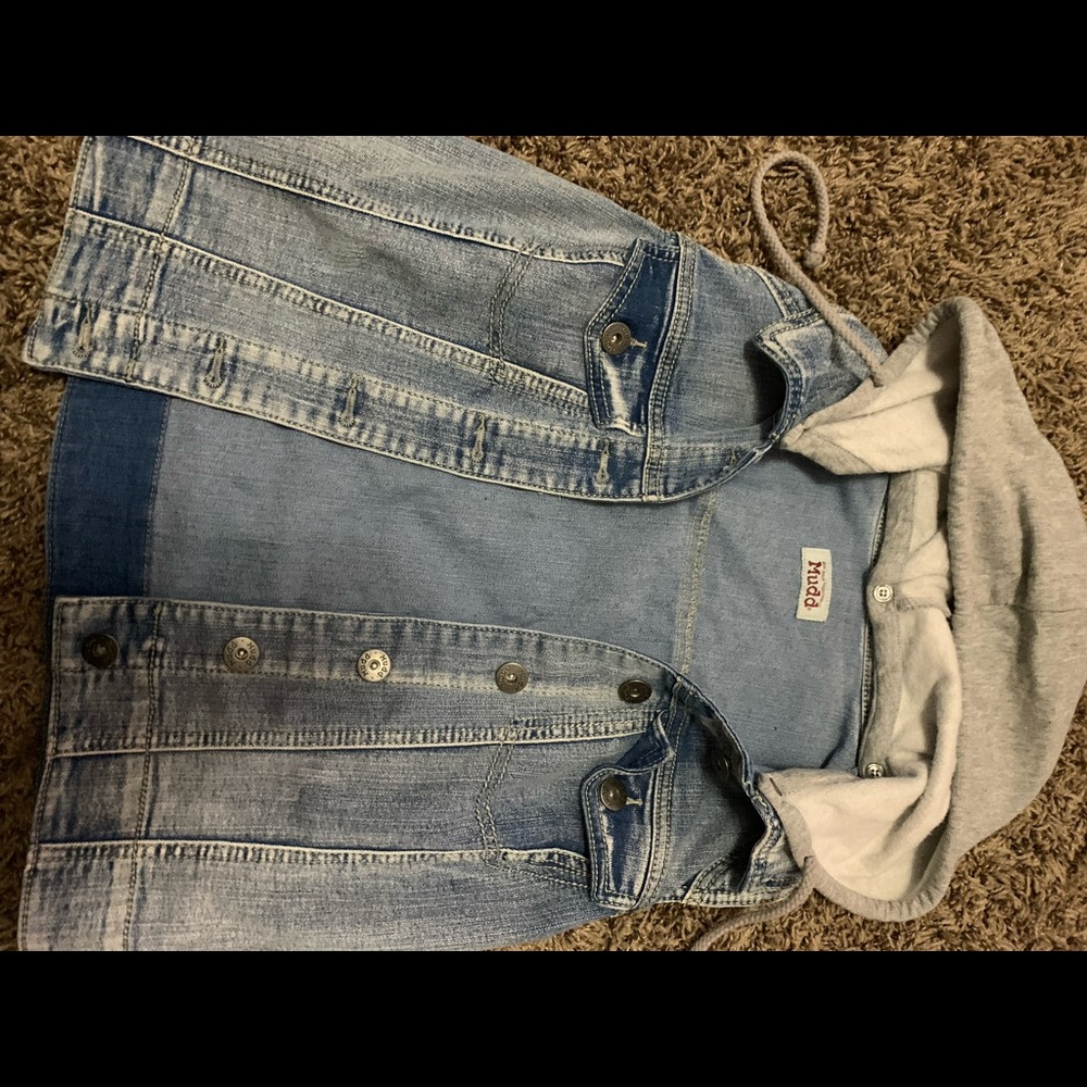 A large mudd short sleeve jean jacket